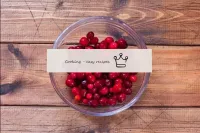Rinse cranberries, select garbage (if any) and lea...