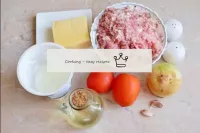 如何在烤箱里用肉末和奶酪制作西红柿？为此准备必要的成分。肉末可以从任何肉类甚至肉类杂种中使用。专注于...