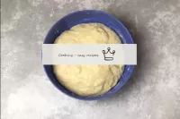 Dans une heure, la pâte doit doubler. Si tout d'un...