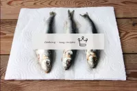 Dry the washed fish with paper towels. ...