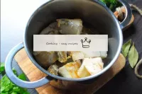 Mettre le poisson fini de la casserole dans un réc...