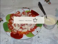 Rociar con salsa los tomates. ...