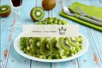 Salat smaragd mit kiwi und huhn...