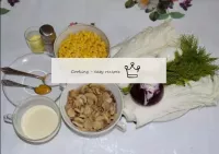 Lebensmittel für den Salat erforderlich. Pekingkoh...