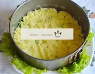 Line the bottom of the dish with lettuce leaves. P...