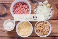 Ingredientes preparados para moler: cortar el jamó...