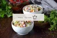 Olivier-salat klassisch mit wurst und erbsen...