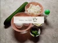 How to make a salad with rice, cucumber and egg? P...