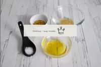 Préparez la vinaigrette. Préparez les produits pou...