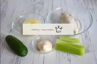 How to make a salad with celery and chicken breast...
