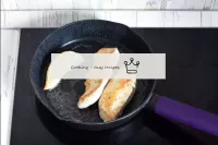 In a frying pan, heat 2 tbsp. l of vegetable oil a...