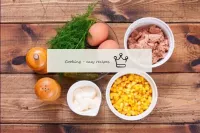 How to make tuna and corn salad? Prepare the produ...