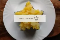 Send the pineapples to the serving ring with the f...