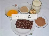 المنتجات اللازمة لصنع آيس كريم الشوكولاتة مع المكس...