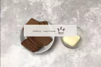Come si fa un cheesecake al cioccolato? Iniziate a...