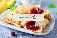 Gâteaux feuilletés avec confiture au four...