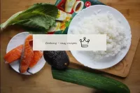 ¿Cómo hacer rollos de spring con arroz y pescado r...