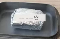 Wrap the roll in foil. In this form, let it lie fo...