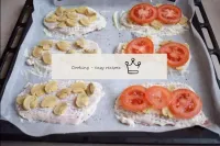 Cut the canned champignons and tomatoes into slice...