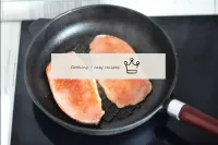 Heat the pan over a high heat. There is no need to...