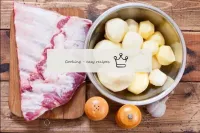 How to bake pork ribs with potatoes in the oven? P...