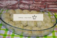 Take the shape in which you will bake meatballs, l...