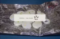 Fold the foil in 2 layers with a shiny side up, pu...