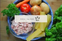 How to make tomato cannelloni with minced meat and...