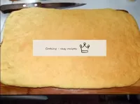 We remove the cakes from the baking sheet, let the...