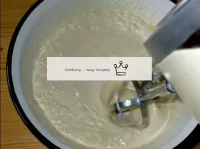 对于单独容量的奶油，我们连接酸奶油，炼乳和香草素。...