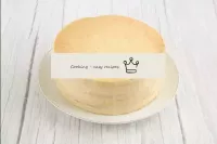 Collect the whole cake. The top cake can not be sm...