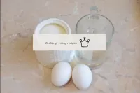 We will make protein cream for decoration. Gently ...