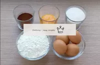 How do I make a sponge cake? Prepare the products....