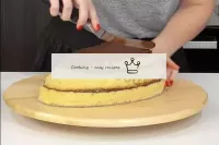 Couvrez le gâteau de ganache. ...