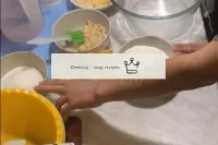 Preparate e misurate tutti gli ingredienti. Ananas...