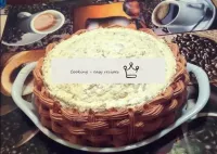 Ecco come decoriamo la torta a lato sotto forma di...