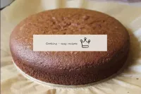 Deje que la galleta se enfríe por completo. Luego,...