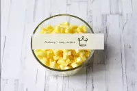 You can use canned pineapples for filling. I decid...