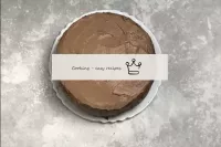 Put the finished cake in the refrigerator for a fe...