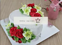 크림 장미와 웨딩 하트 초콜릿 케이크...