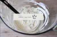 We make cream. Mix sour cream and mascarpone, add ...