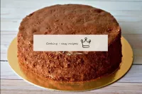 Mettete giù la bocca della torta. ...