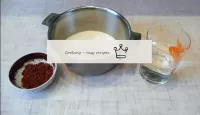 To decorate, cook fudge. Mix sugar with water, bri...