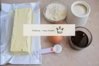 How to make Yolochka cake from honey cakes? First ...