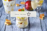 Trifle aux fruits avec yaourt et mangue...