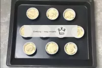 Prenez les formes appropriées pour les capcakes. I...