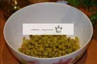 Add canned peas to the salad bowl, from which the ...