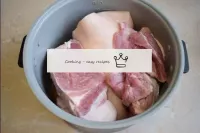 Then fold the knuckle and meat into the bowl. If t...