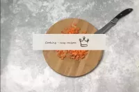Морква - також дрібними кубиками. ...