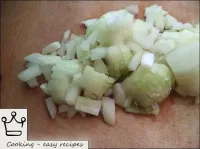 How to make a Georgian solyanka: Peel the onions, ...